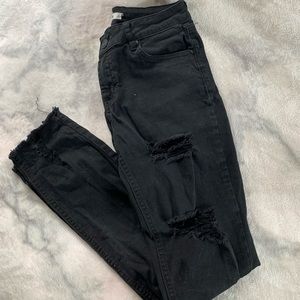 Refuge Black Ripped Jeans